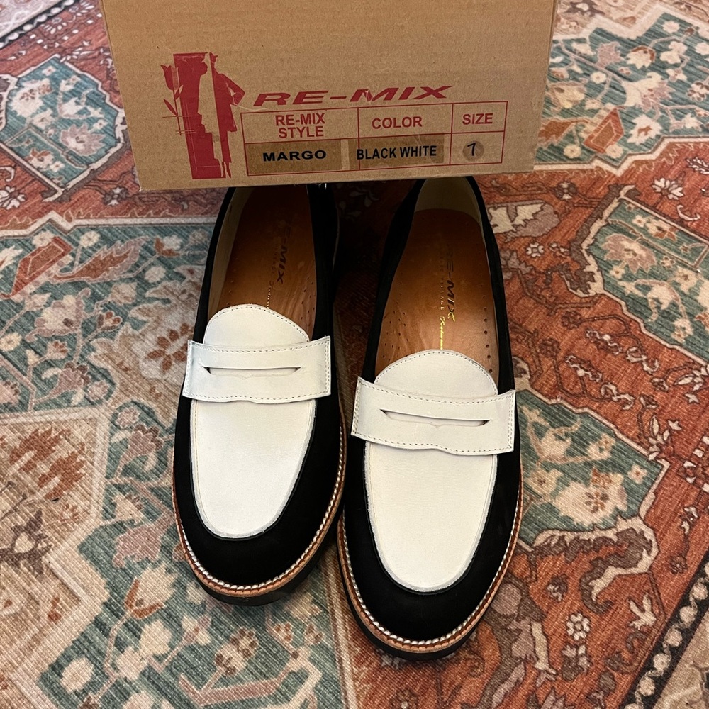 Margo Black and White Men's Loafers